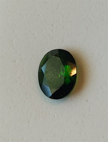 Chrome Diopside  -  Size - 9x7  mm  Oval  -  Carat  -  1.71